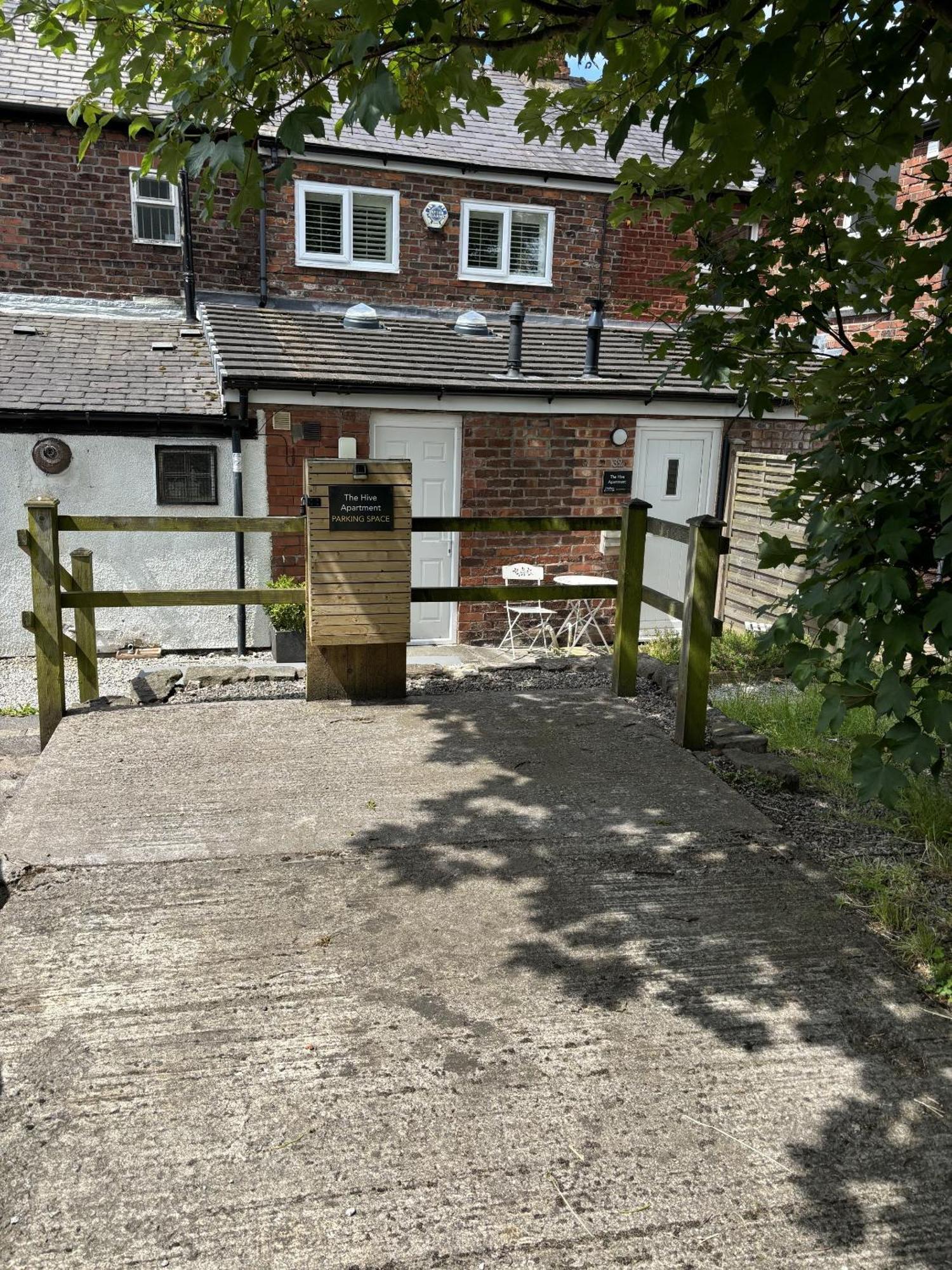 The Hive Apartment Marple Luaran gambar